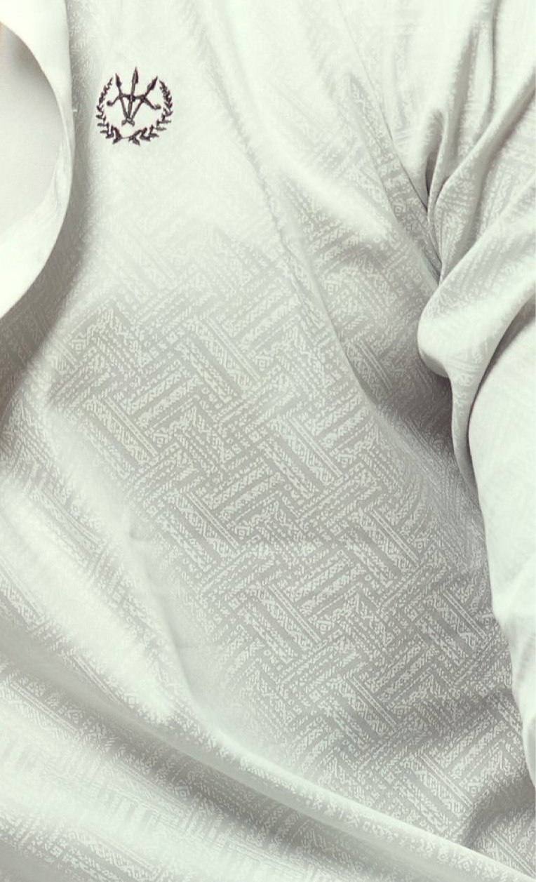 Signature Print Shirt – Velvet Touch Cotton in Ash Ivory