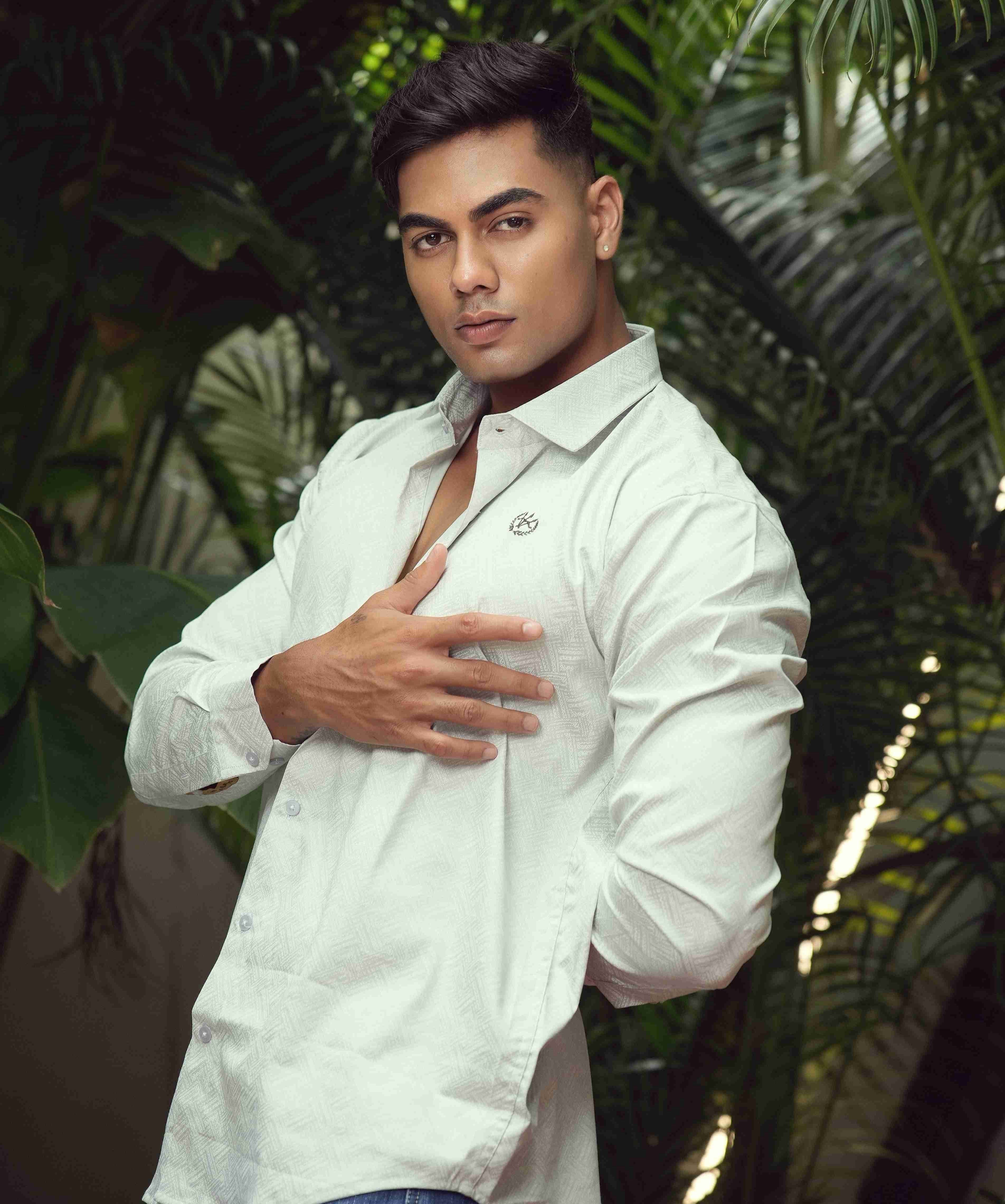 Signature Print Shirt – Velvet Touch Cotton in Ash Ivory